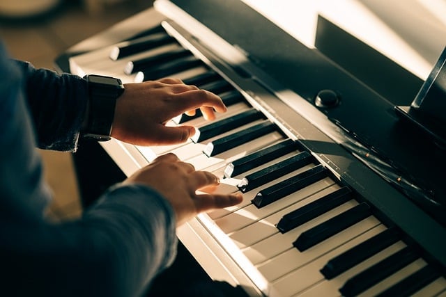 10 Tips for Using Games to Teach Improvisation to Piano Students 2 Piano Student for 10 Tips for Using Games to Teach Improvisation to Piano Students